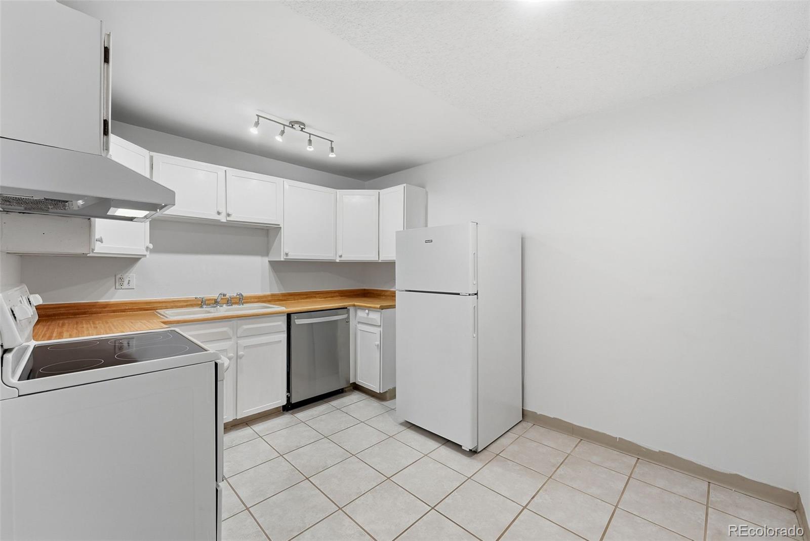 MLS Image #6 for 1050 n lafayette street,denver, Colorado