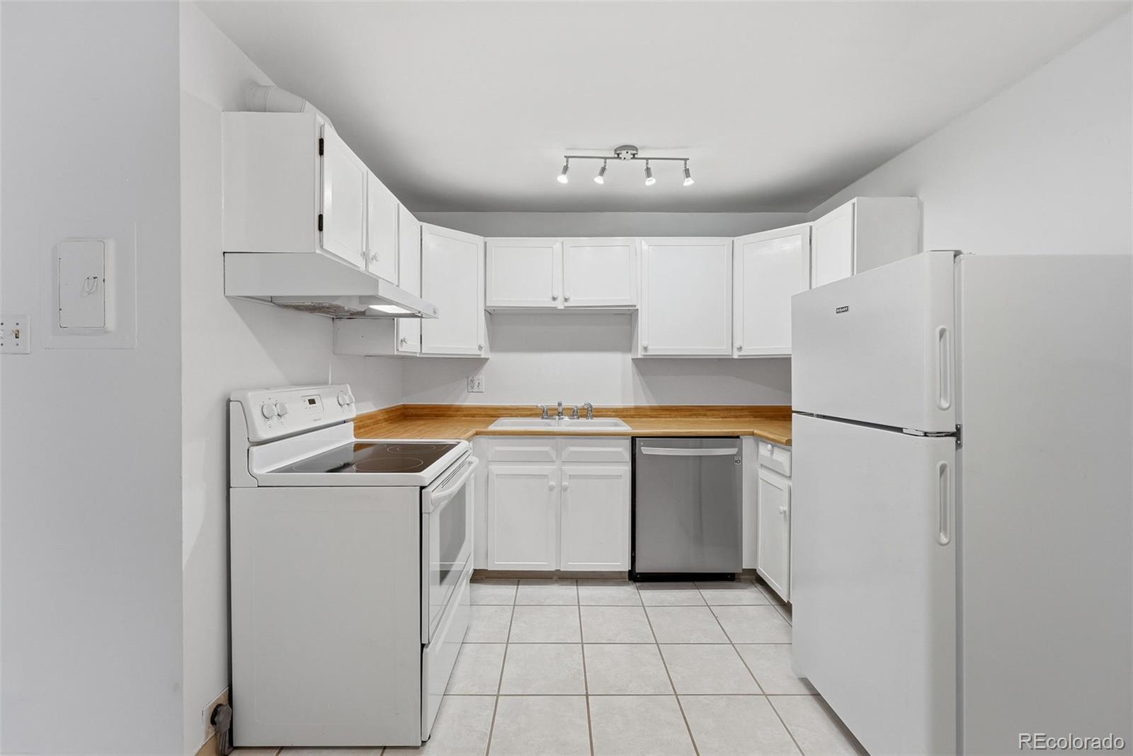 MLS Image #7 for 1050 n lafayette street,denver, Colorado