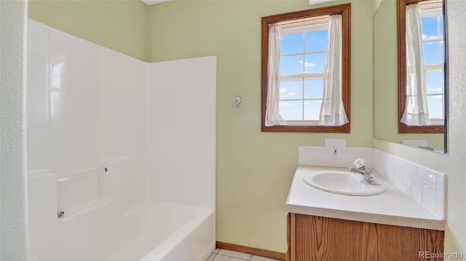 MLS Image #33 for 44166 e iliff trail,bennett, Colorado