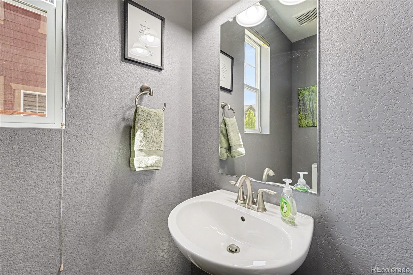 MLS Image #21 for 7602 s yakima court,aurora, Colorado