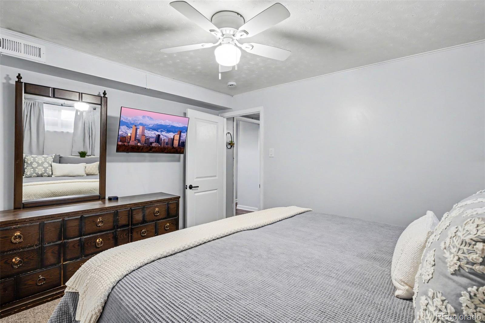 MLS Image #26 for 1601 s patton court,denver, Colorado