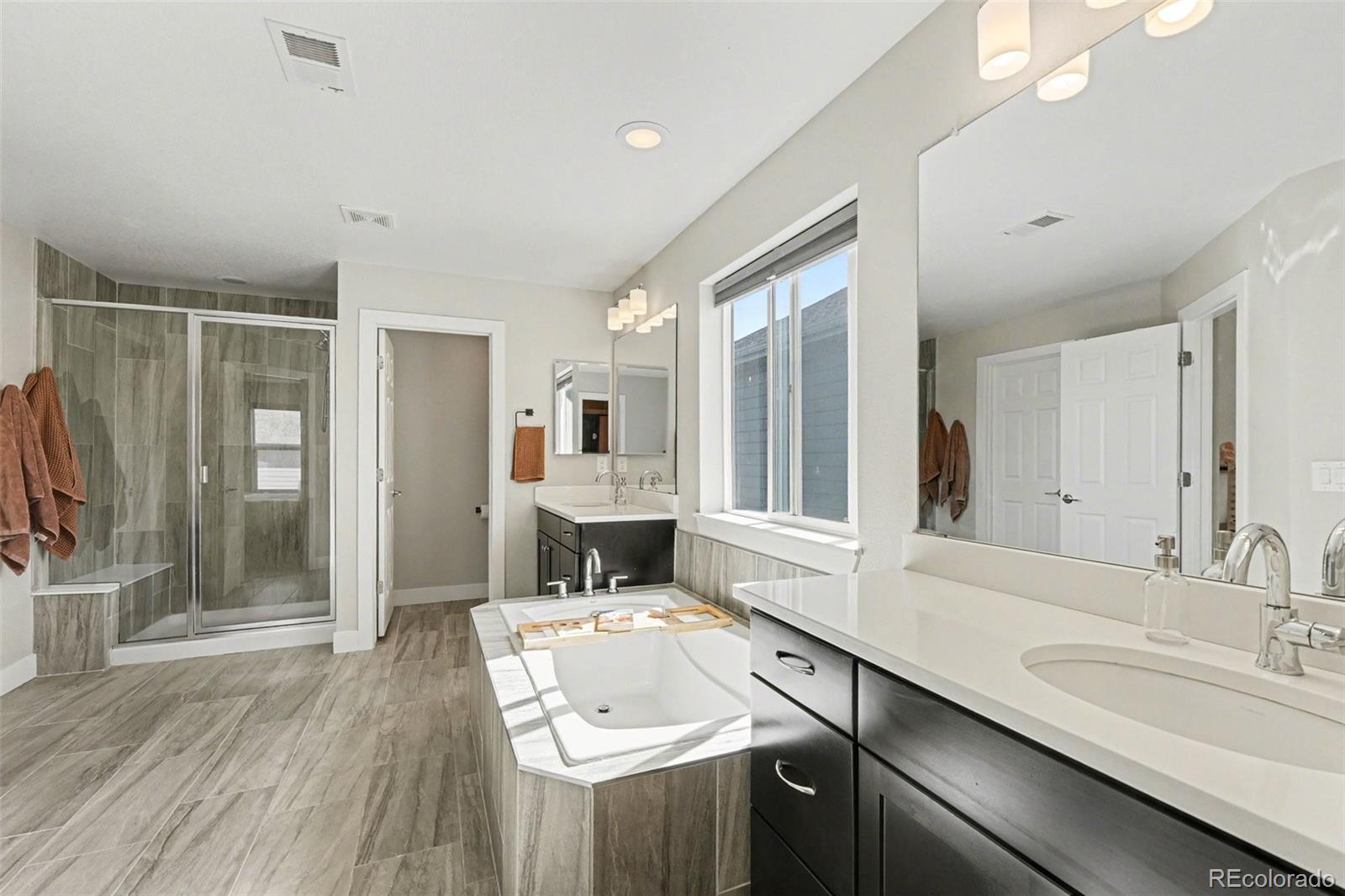 MLS Image #10 for 3943  owl creek court,loveland, Colorado