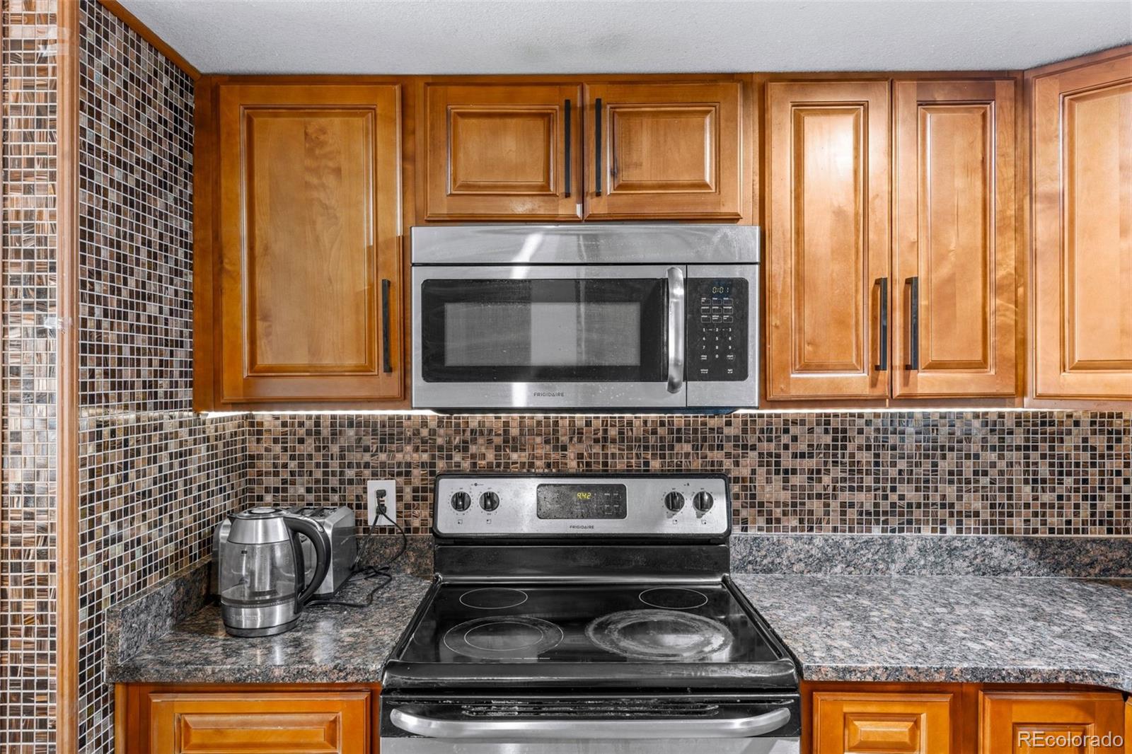 MLS Image #10 for 2496 s vaughn way,aurora, Colorado