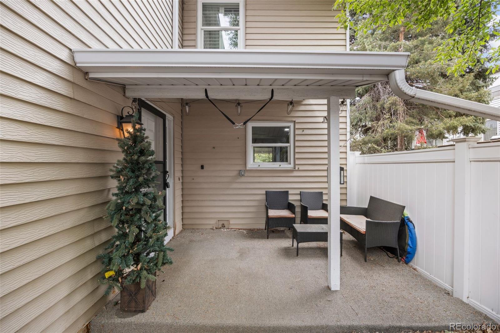 MLS Image #2 for 2496 s vaughn way,aurora, Colorado