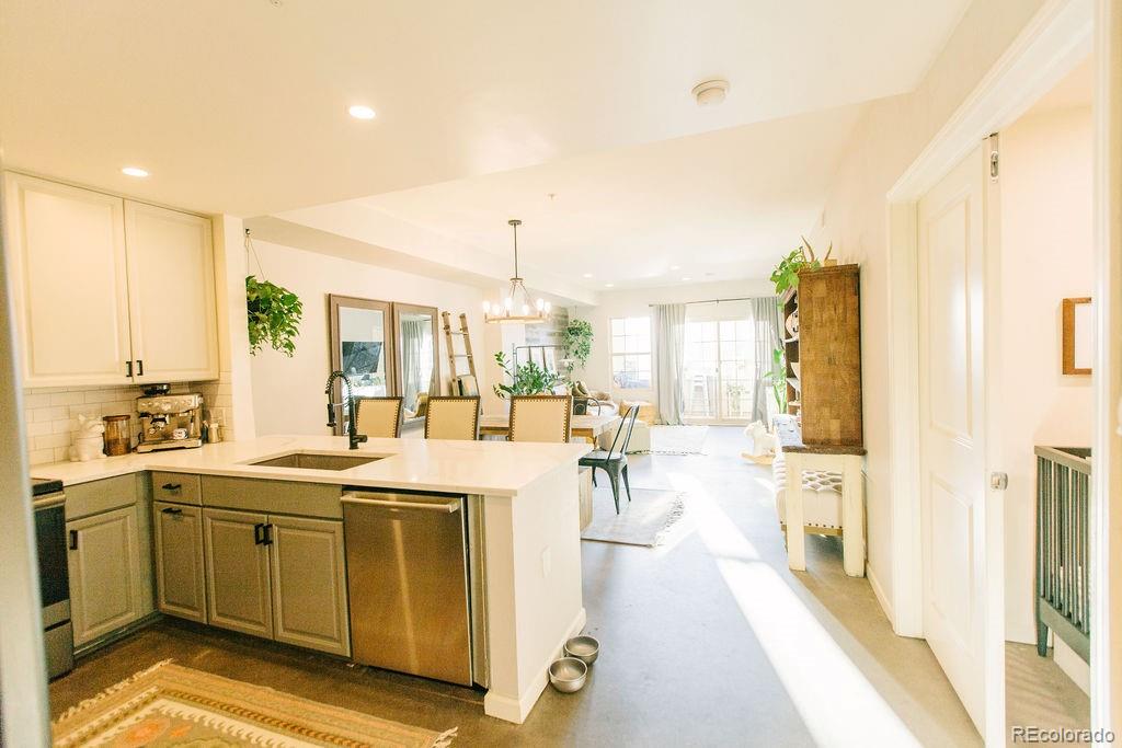 MLS Image #0 for 925 n lincoln street,denver, Colorado