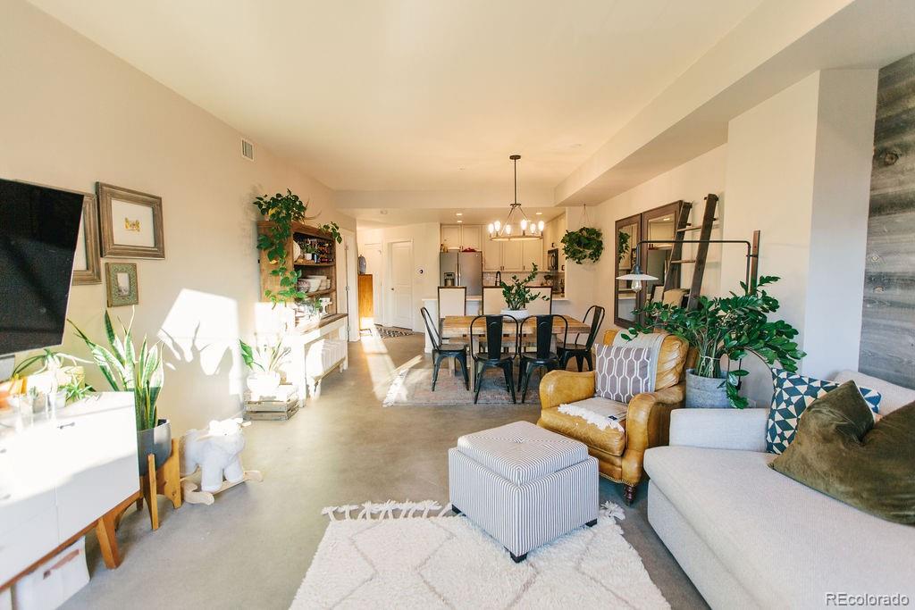 MLS Image #10 for 925 n lincoln street,denver, Colorado