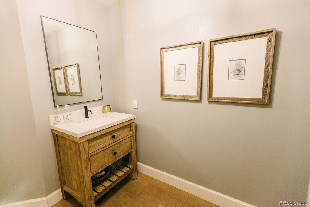 MLS Image #37 for 925 n lincoln street,denver, Colorado