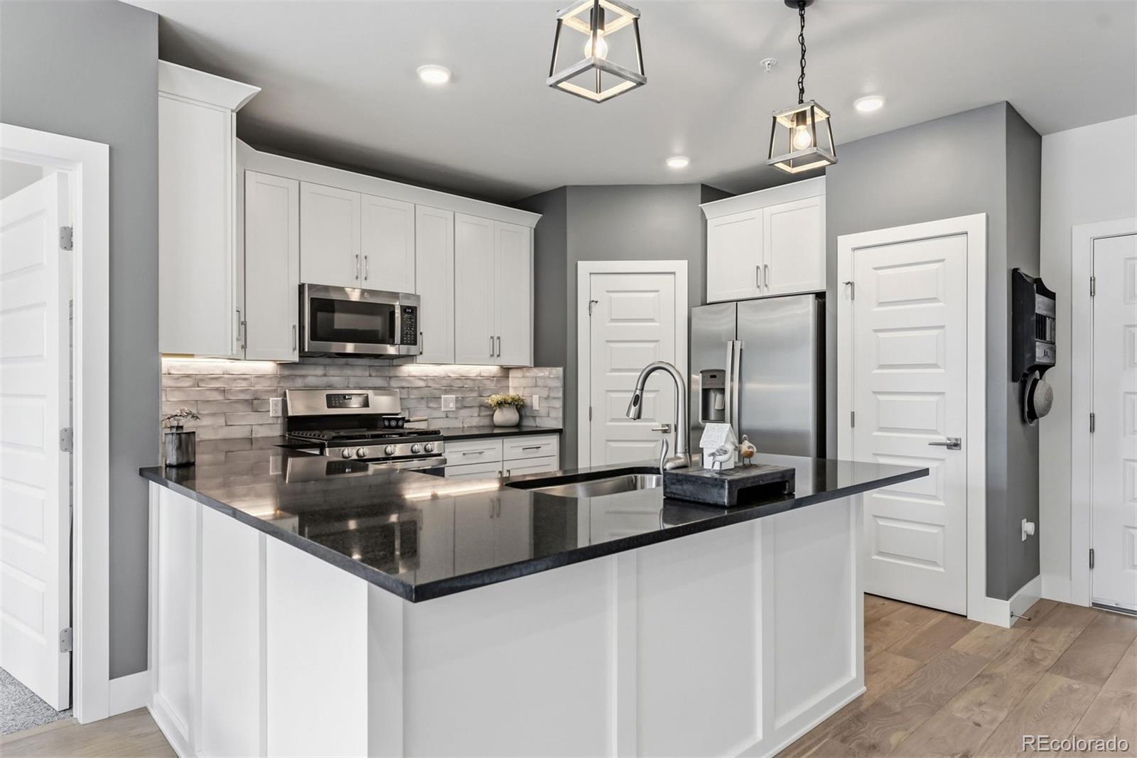 MLS Image #3 for 75  clearwater way,dillon, Colorado