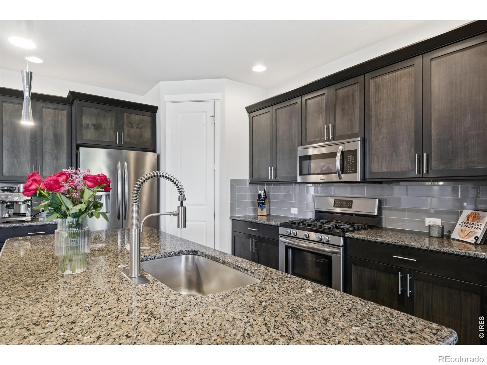 MLS Image #13 for 340  surrey ridge,eaton, Colorado