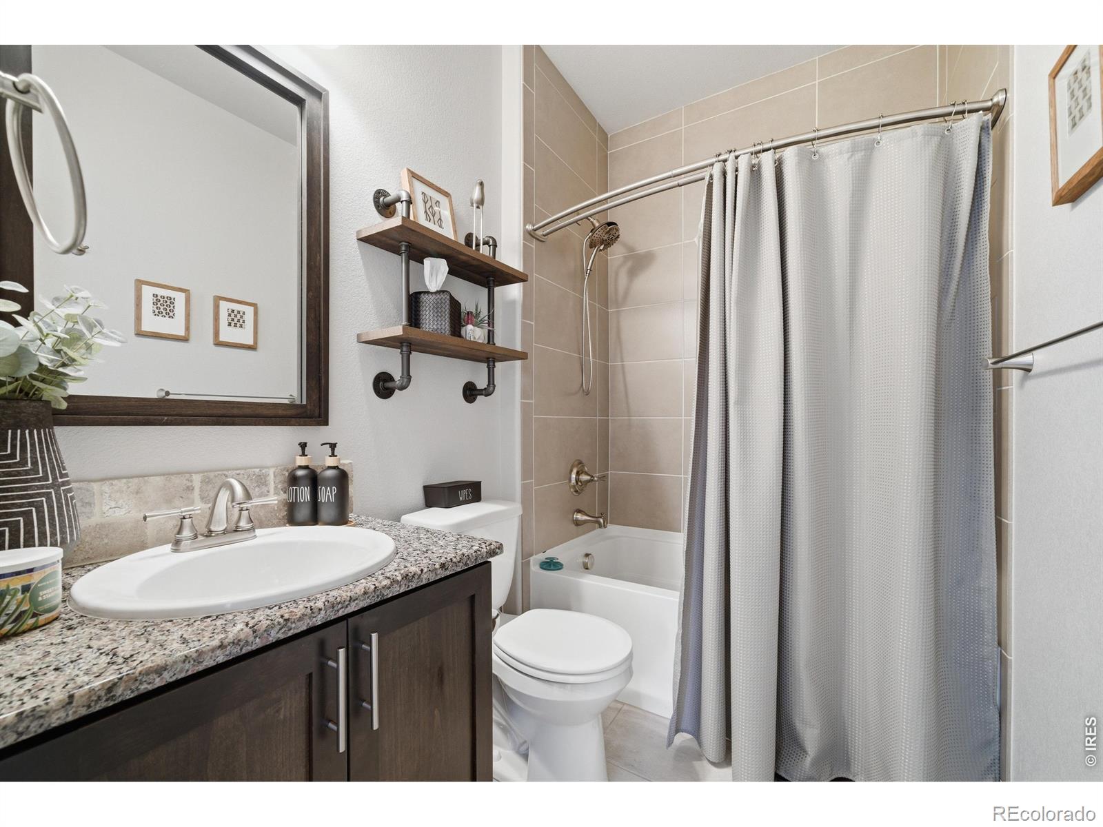 MLS Image #7 for 340  surrey ridge,eaton, Colorado