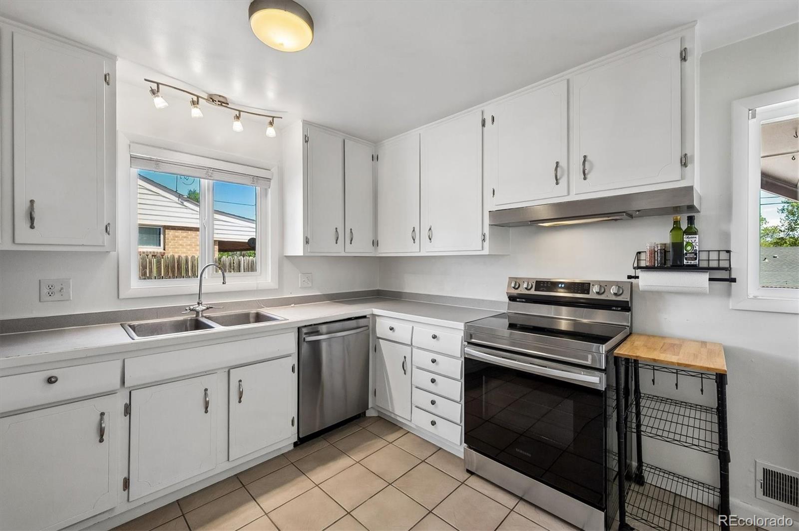 MLS Image #6 for 7250  avrum drive,denver, Colorado