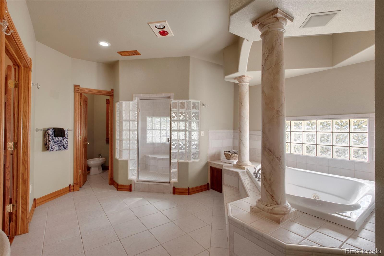 MLS Image #17 for 20045  royal troon drive,monument, Colorado