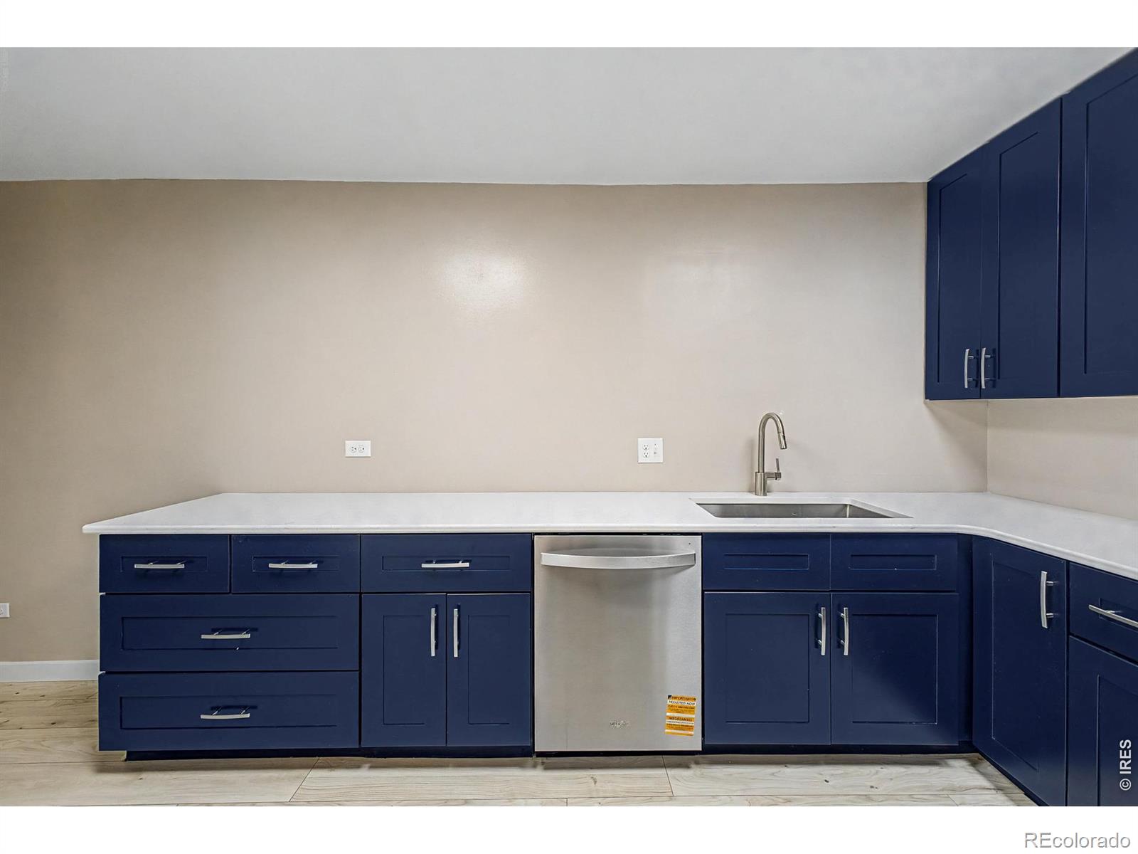 MLS Image #5 for 605 s alton way,denver, Colorado