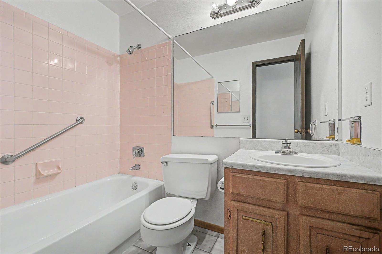 MLS Image #11 for 5009  uvalda street,denver, Colorado