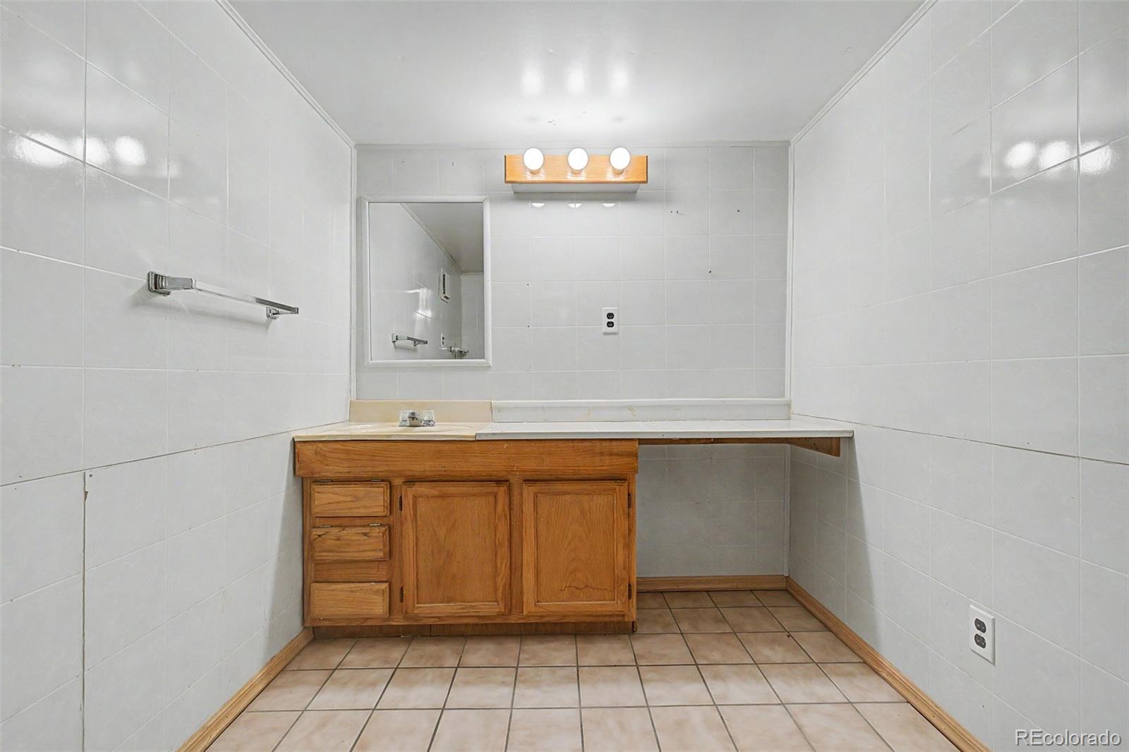 MLS Image #21 for 5009  uvalda street,denver, Colorado