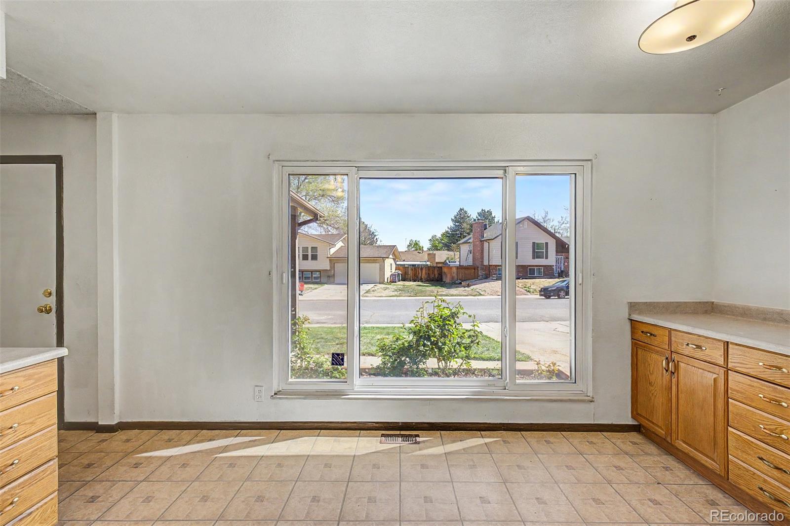 MLS Image #3 for 5009  uvalda street,denver, Colorado
