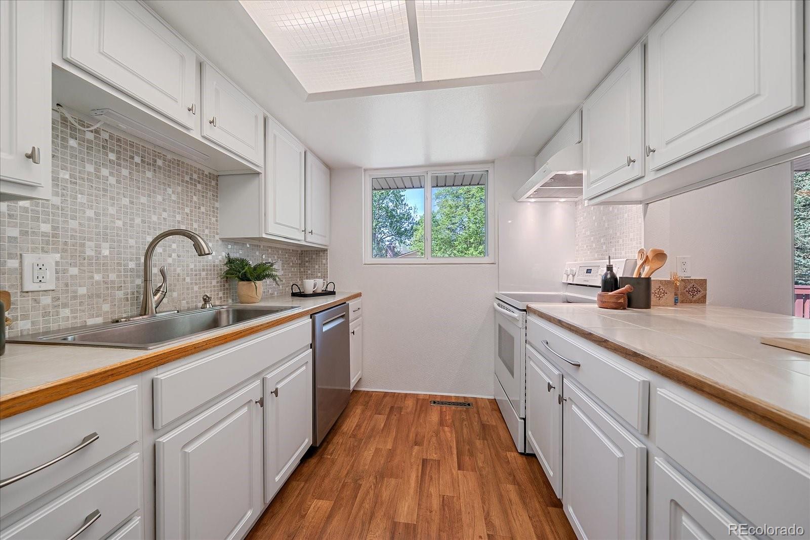 MLS Image #10 for 10889 w 65th way,arvada, Colorado