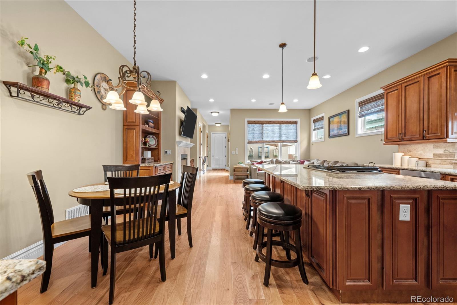 MLS Image #10 for 43 s monroe street,denver, Colorado