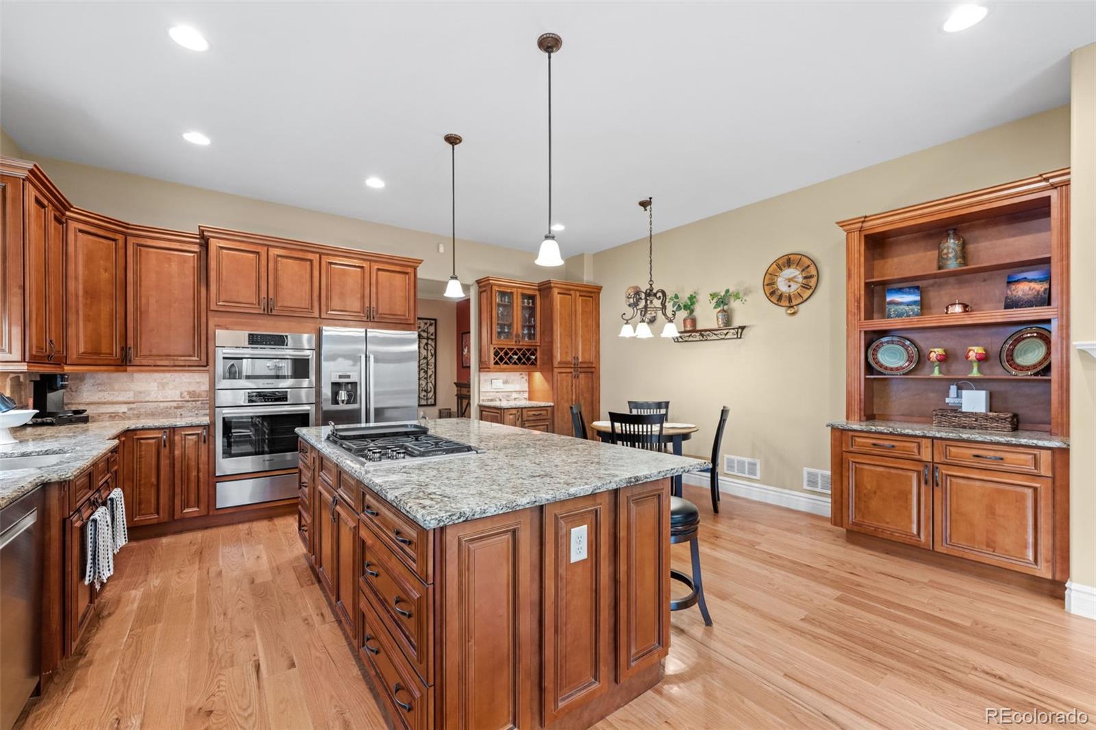 MLS Image #14 for 43 s monroe street,denver, Colorado