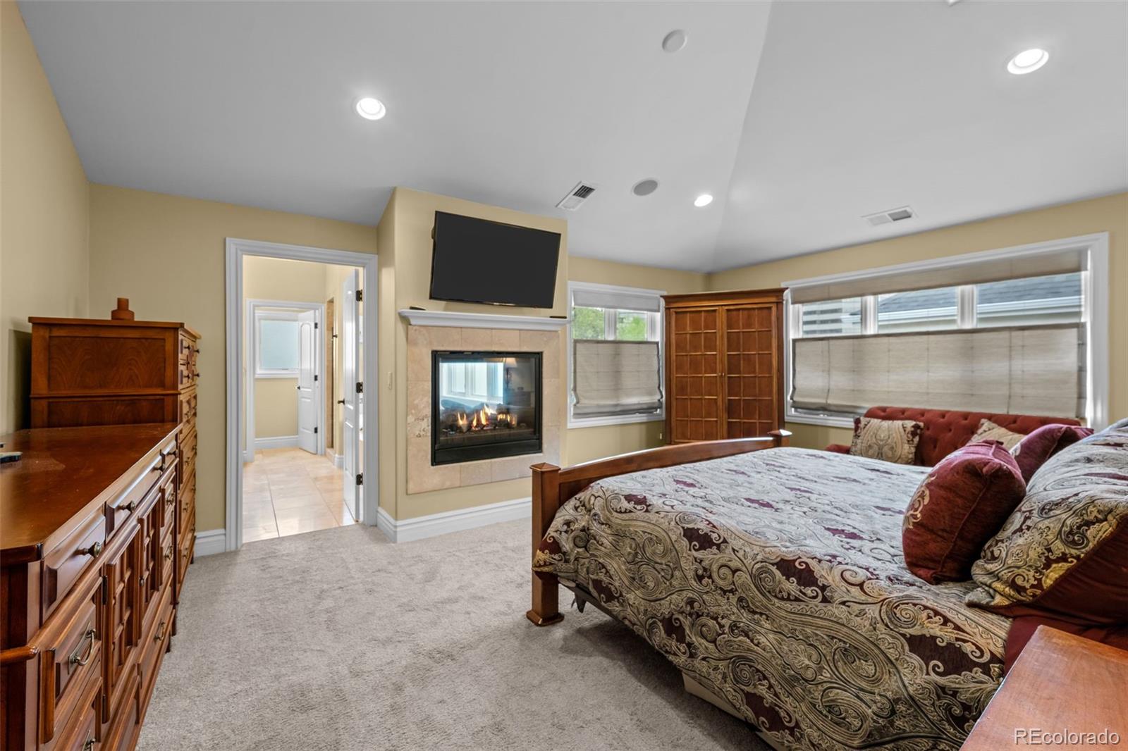 MLS Image #22 for 43 s monroe street,denver, Colorado