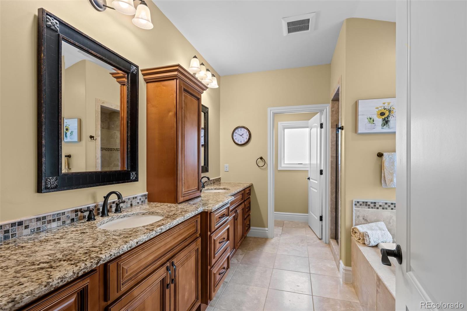 MLS Image #23 for 43 s monroe street,denver, Colorado