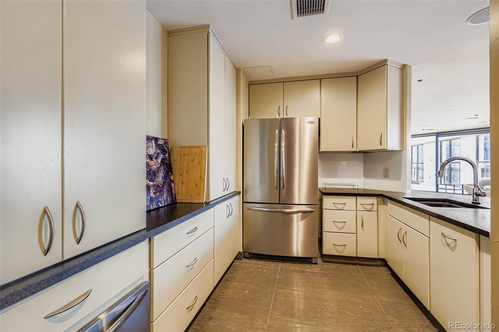MLS Image #38 for 1625  larimer street 3001,denver, Colorado