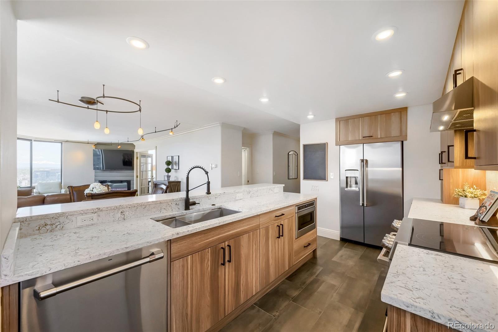 MLS Image #8 for 1625  larimer street 3001,denver, Colorado