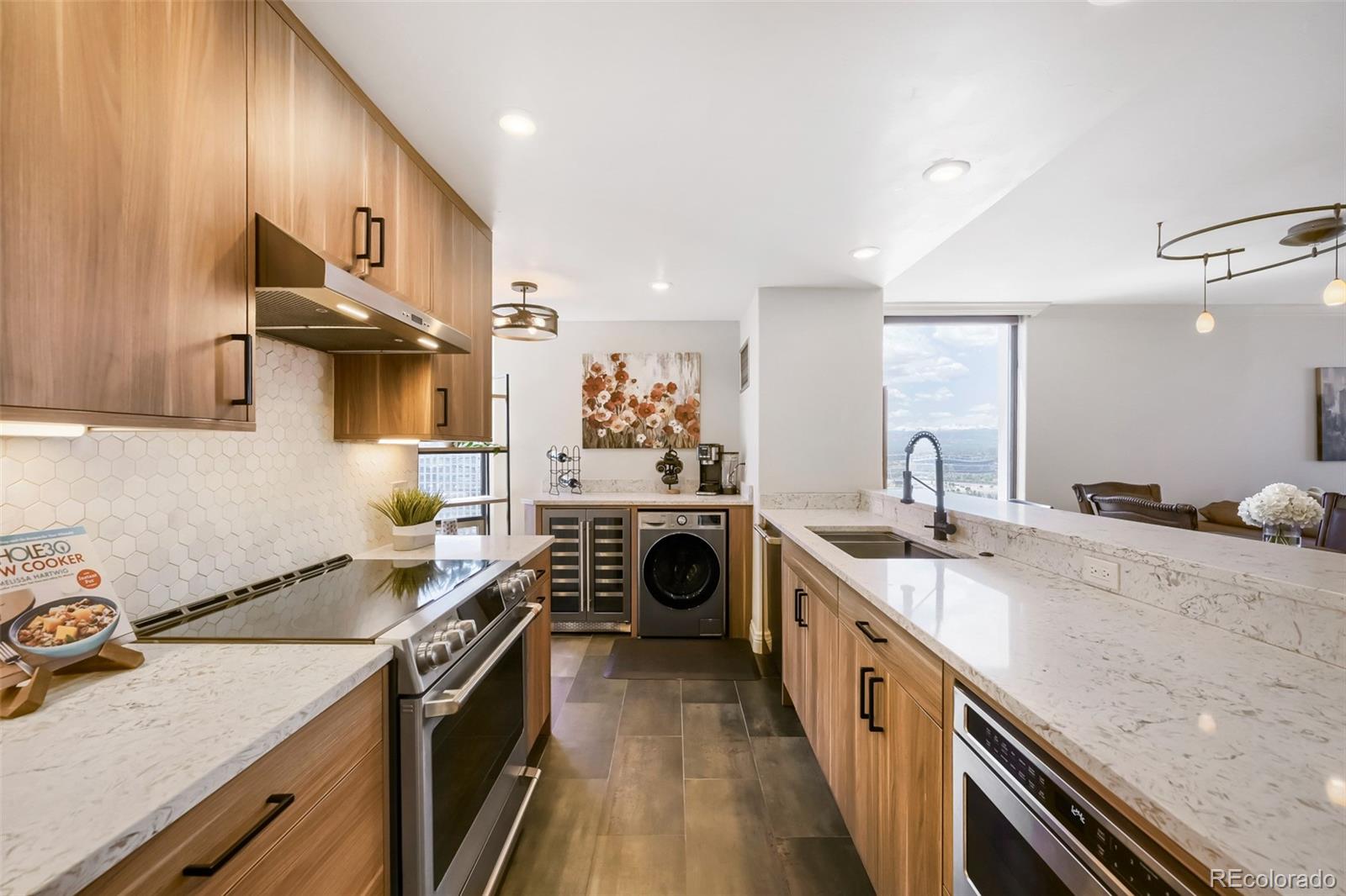 MLS Image #9 for 1625  larimer street 3001,denver, Colorado