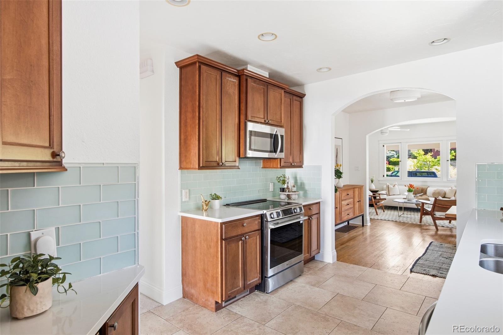 MLS Image #10 for 649 s ogden street,denver, Colorado