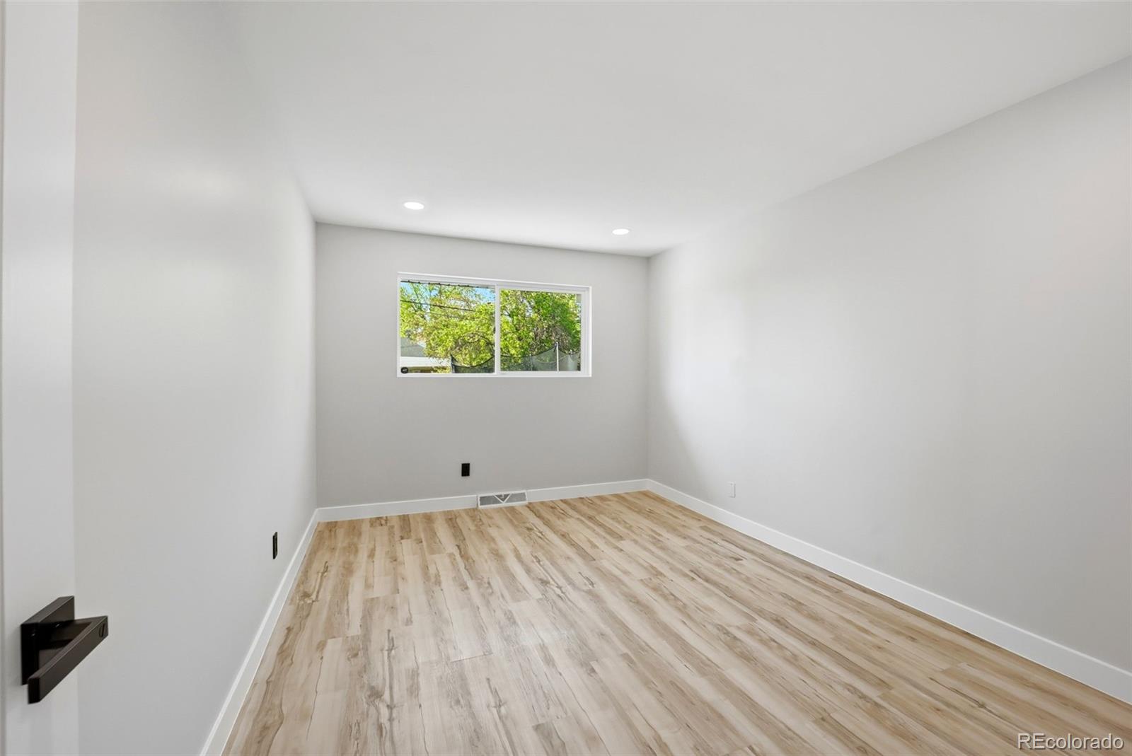 MLS Image #9 for 500 e 83rd drive,denver, Colorado