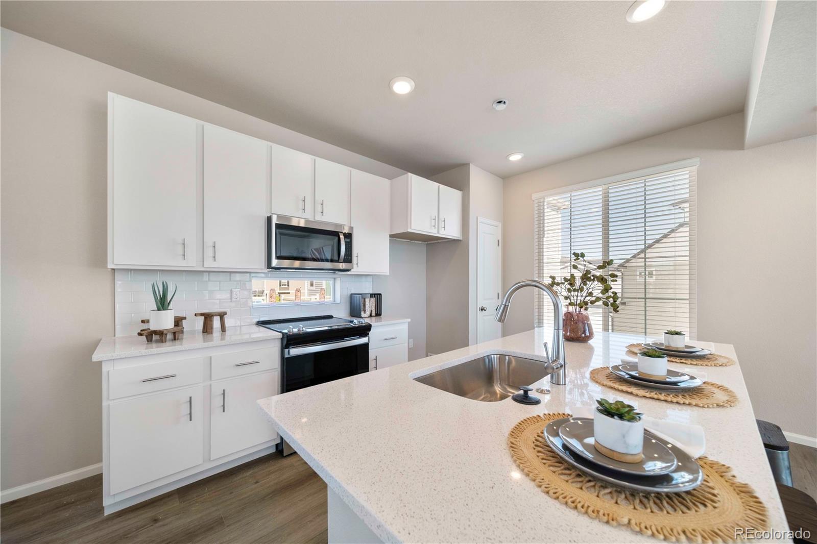 MLS Image #6 for 618  wagon wheel way,bennett, Colorado