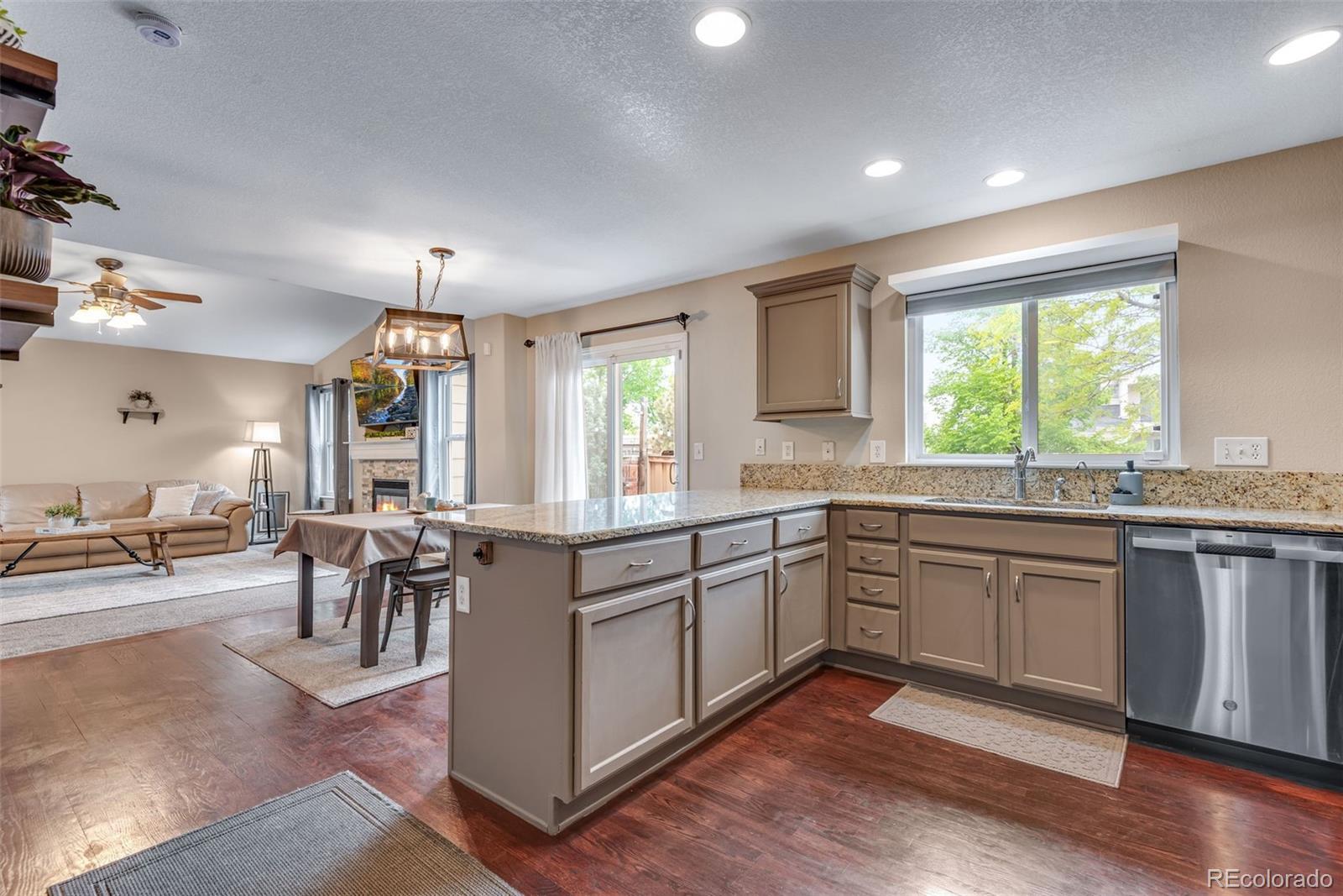 MLS Image #10 for 1179 s alton court,denver, Colorado
