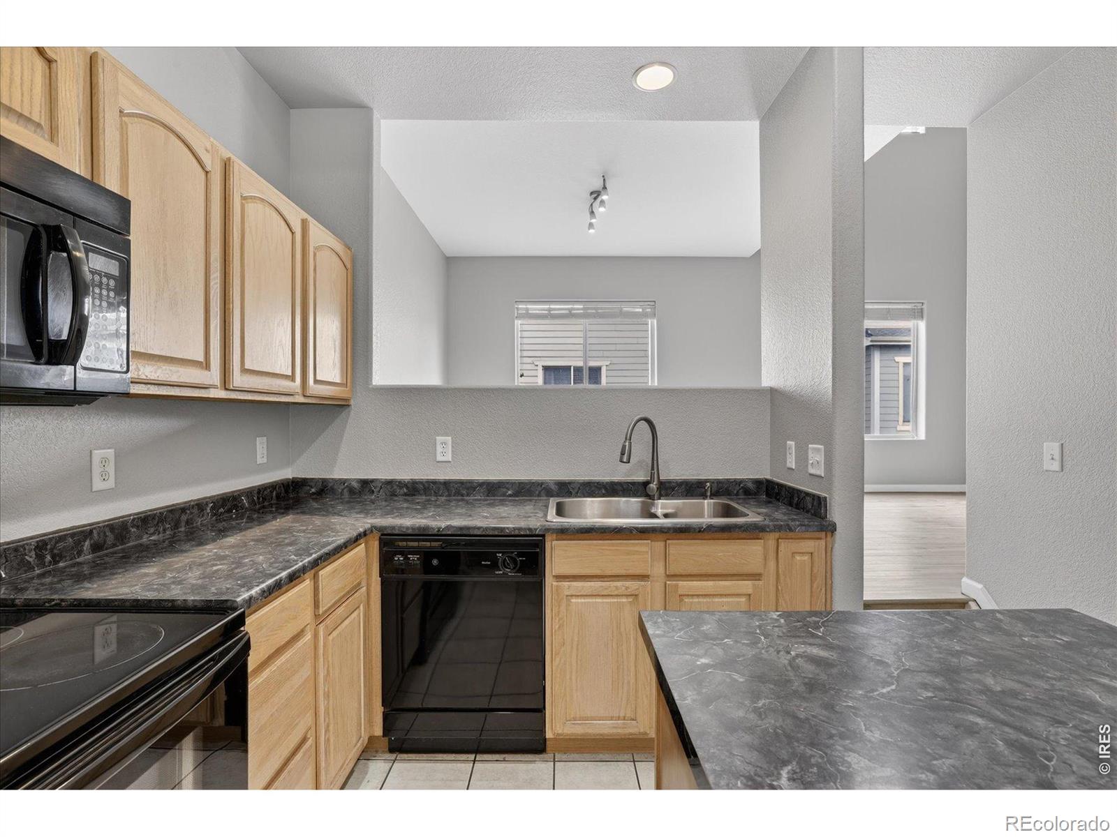 MLS Image #10 for 11250  florence street 15-b,commerce city, Colorado