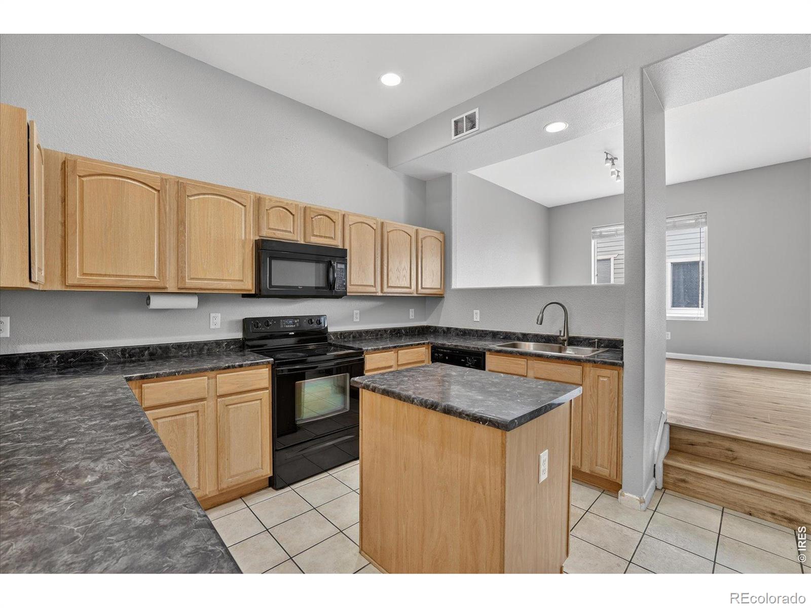 MLS Image #12 for 11250  florence street 15-b,commerce city, Colorado