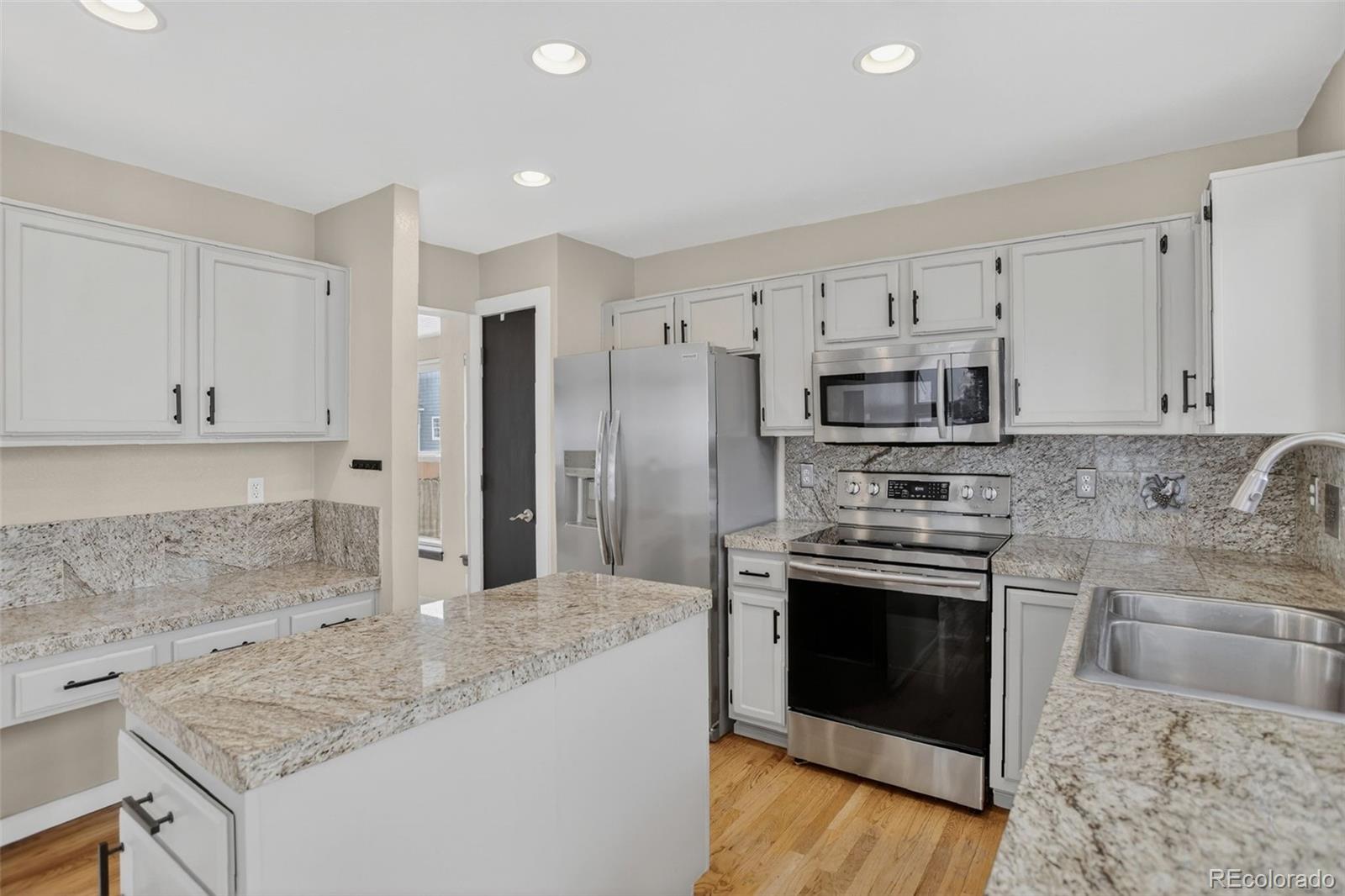 MLS Image #9 for 8237 s ogden circle,littleton, Colorado
