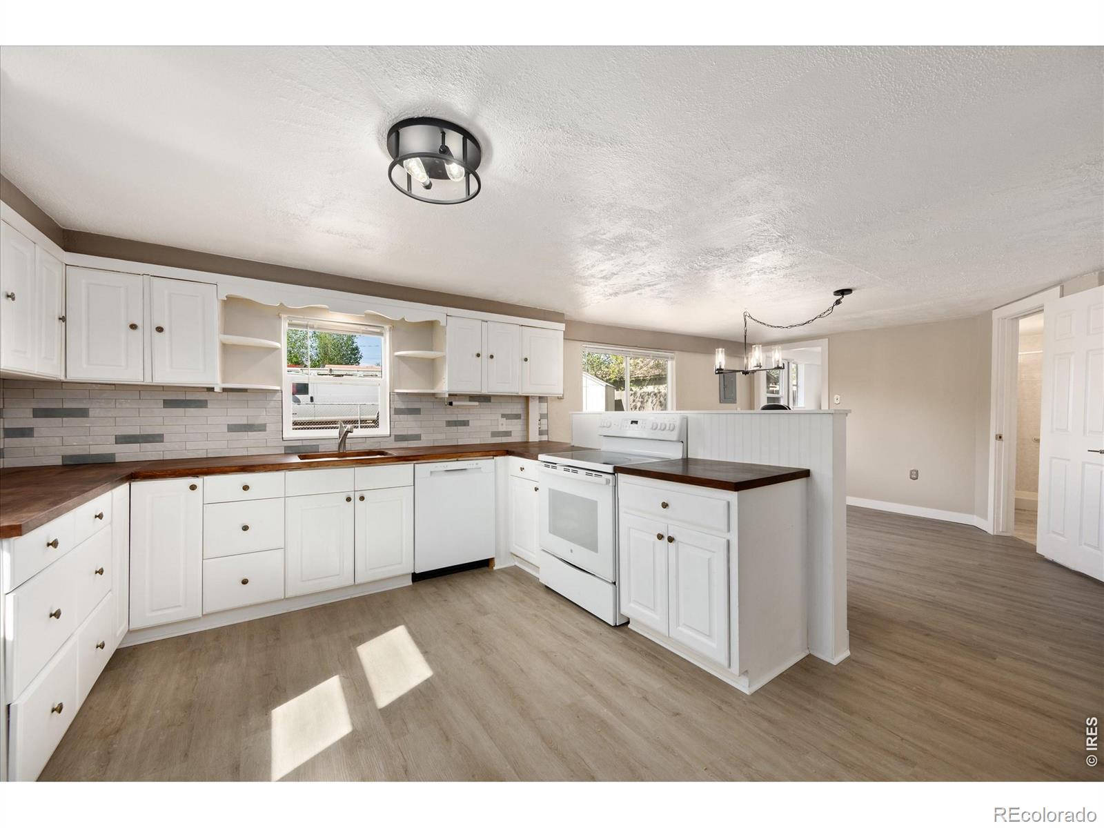 MLS Image #16 for 103 e 12th street,loveland, Colorado