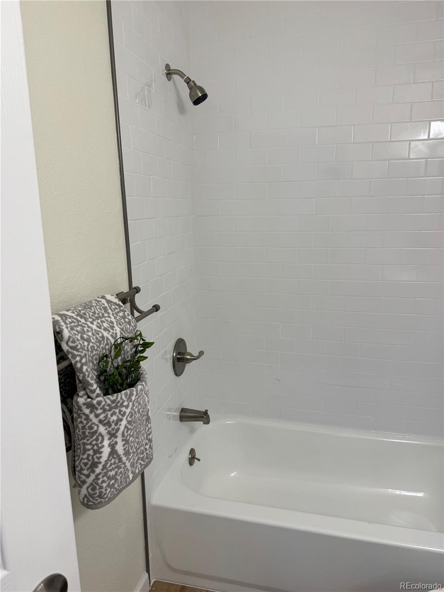 MLS Image #10 for 4301 w kenyon avenue,denver, Colorado