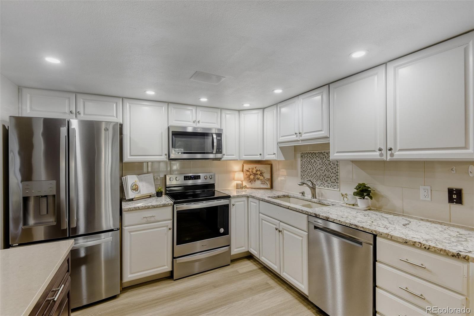 MLS Image #2 for 14102 e linvale place,aurora, Colorado