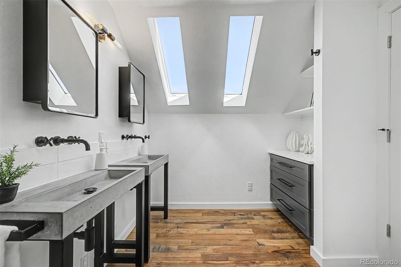 MLS Image #17 for 2600 n vine street,denver, Colorado