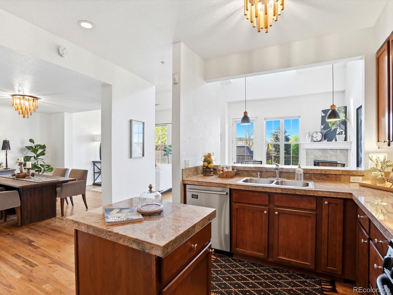MLS Image #20 for 1699 n downing street,denver, Colorado