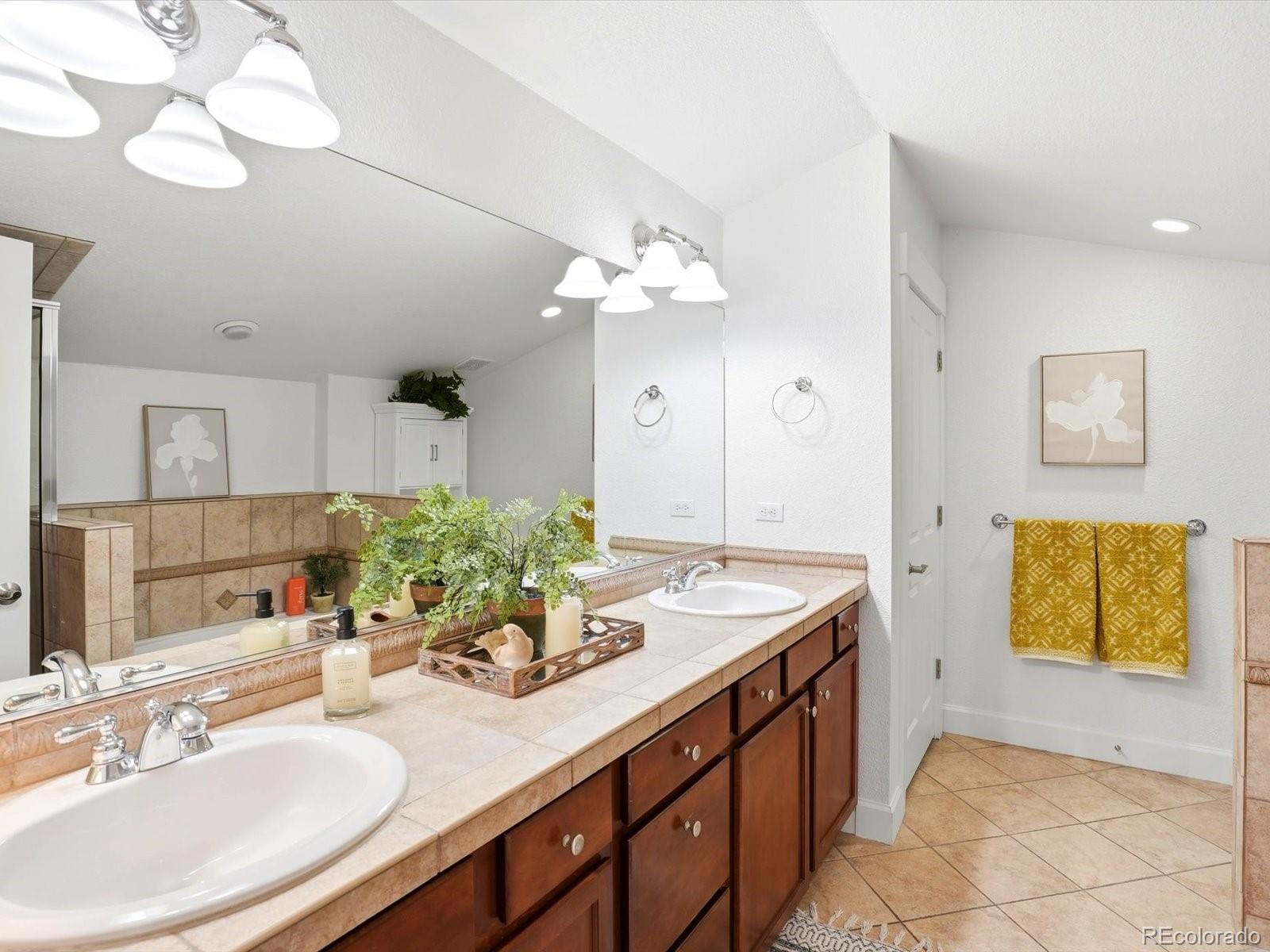 MLS Image #39 for 1699 n downing street,denver, Colorado