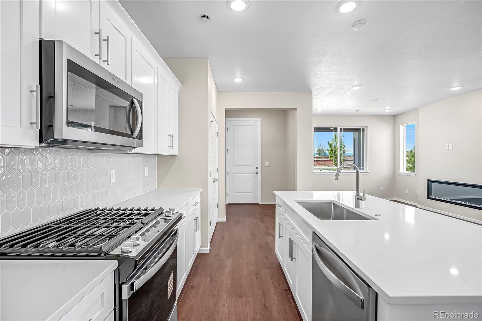 MLS Image #8 for 13196  barefoot lakes parkway,firestone, Colorado
