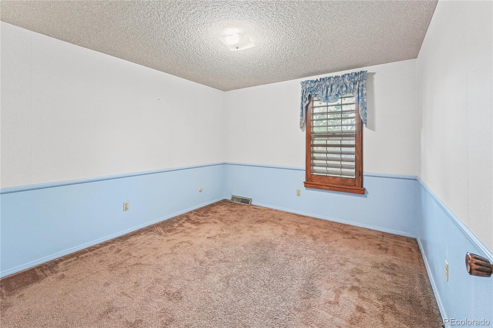 MLS Image #14 for 12414 e amherst circle,aurora, Colorado