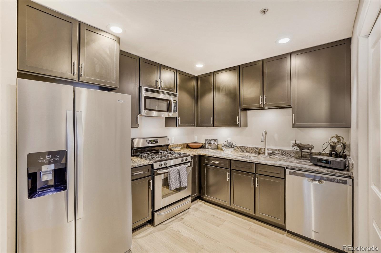 MLS Image #6 for 1975 n grant street 604,denver, Colorado