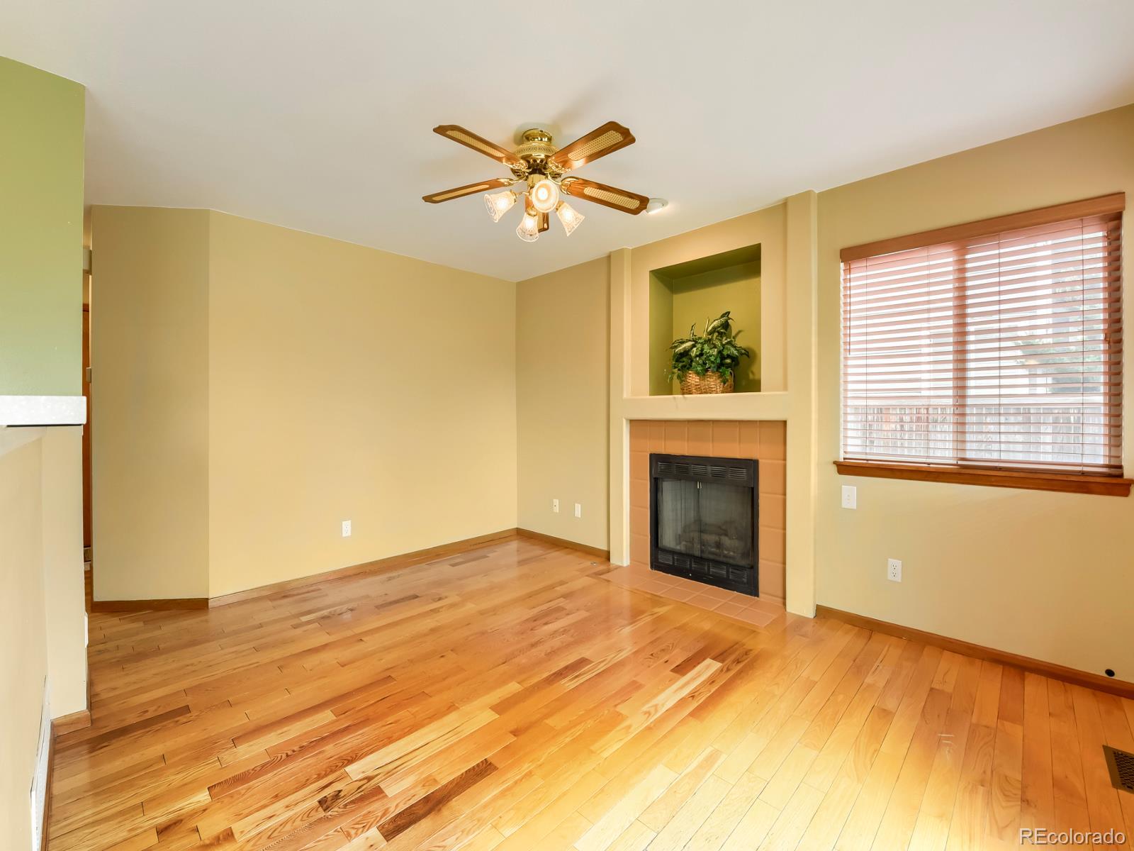 MLS Image #11 for 9943  deer creek street,highlands ranch, Colorado