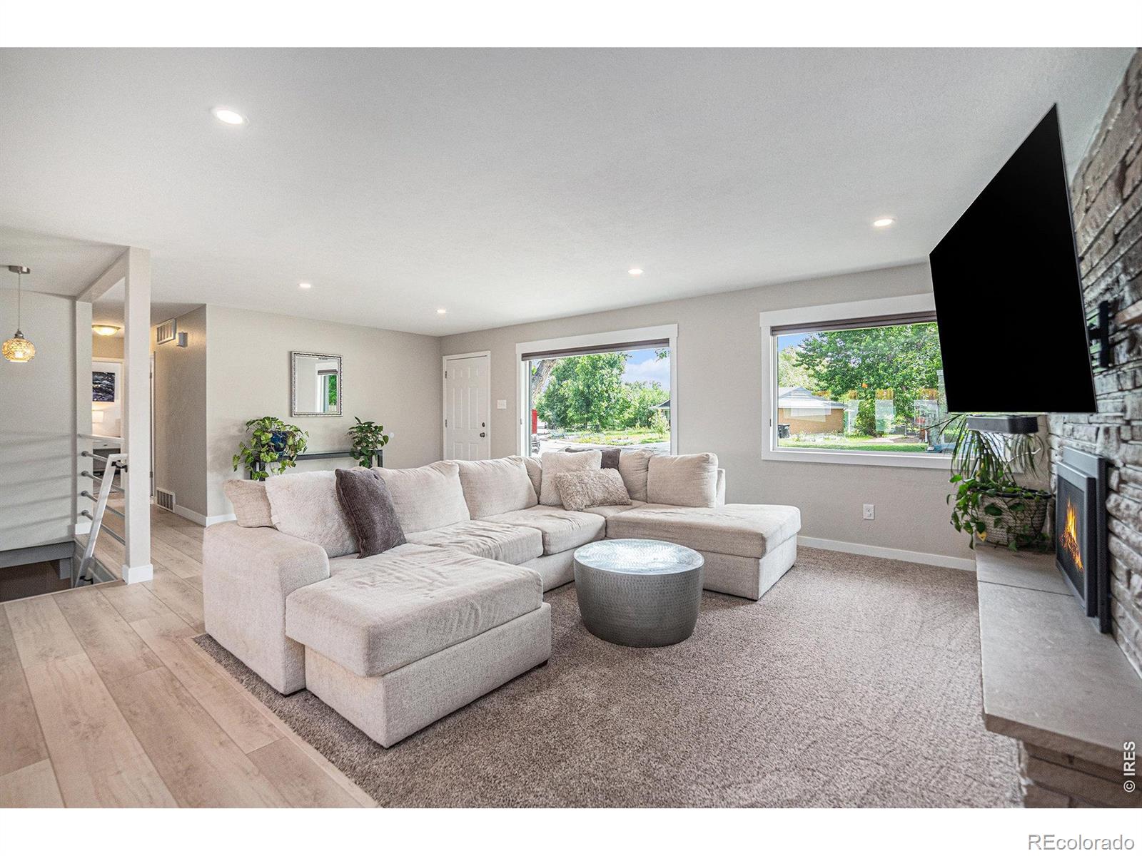 MLS Image #12 for 628 s jasmine way,denver, Colorado