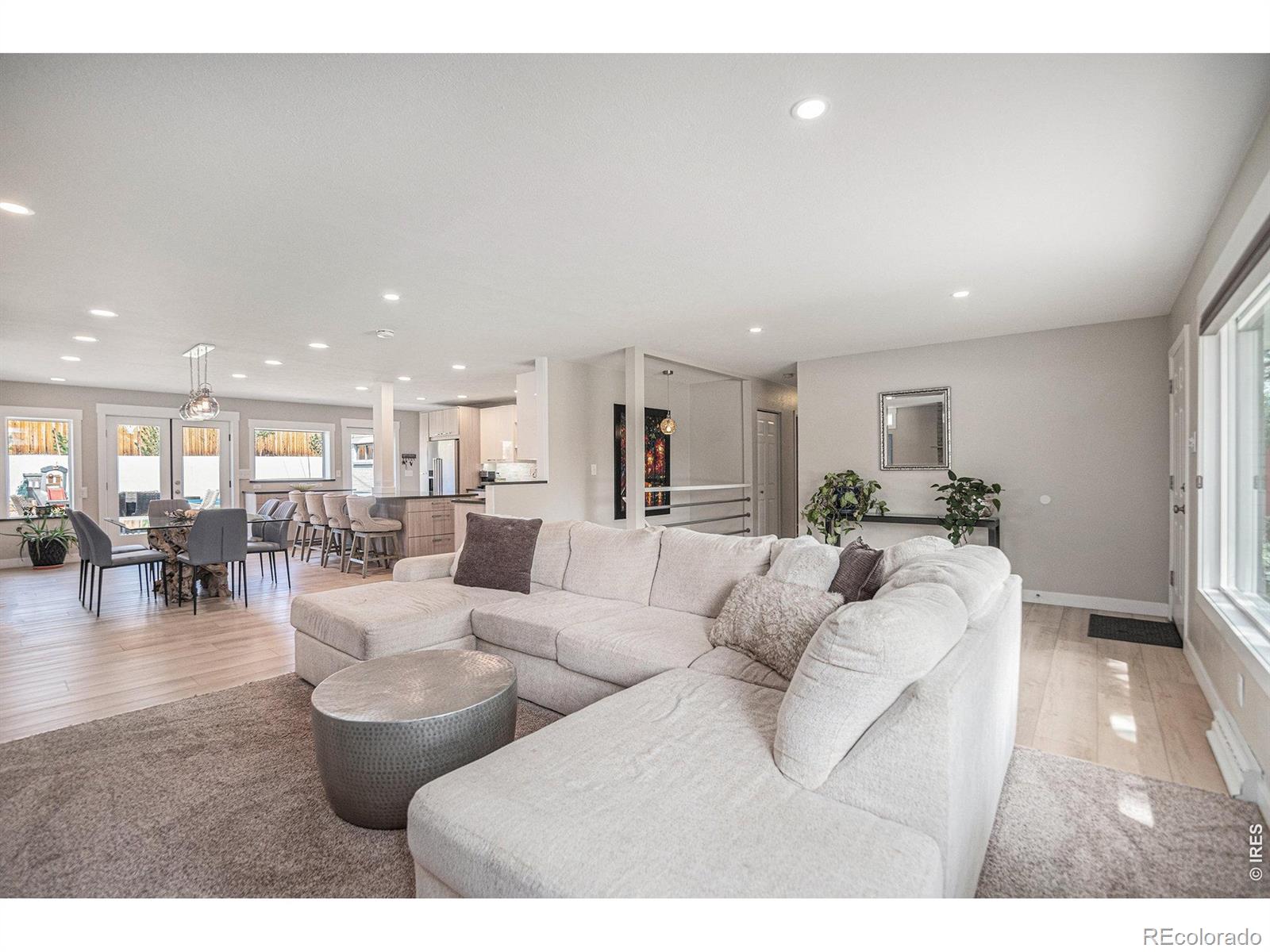 MLS Image #13 for 628 s jasmine way,denver, Colorado