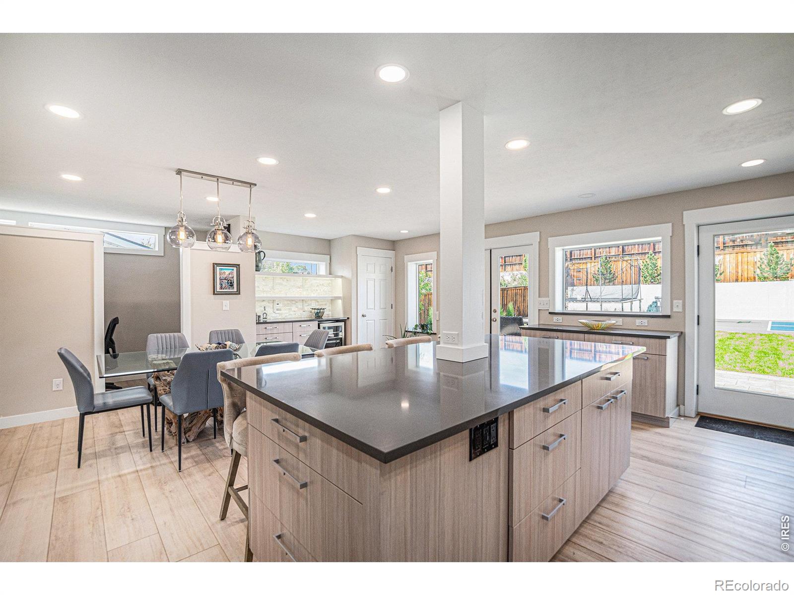 MLS Image #18 for 628 s jasmine way,denver, Colorado
