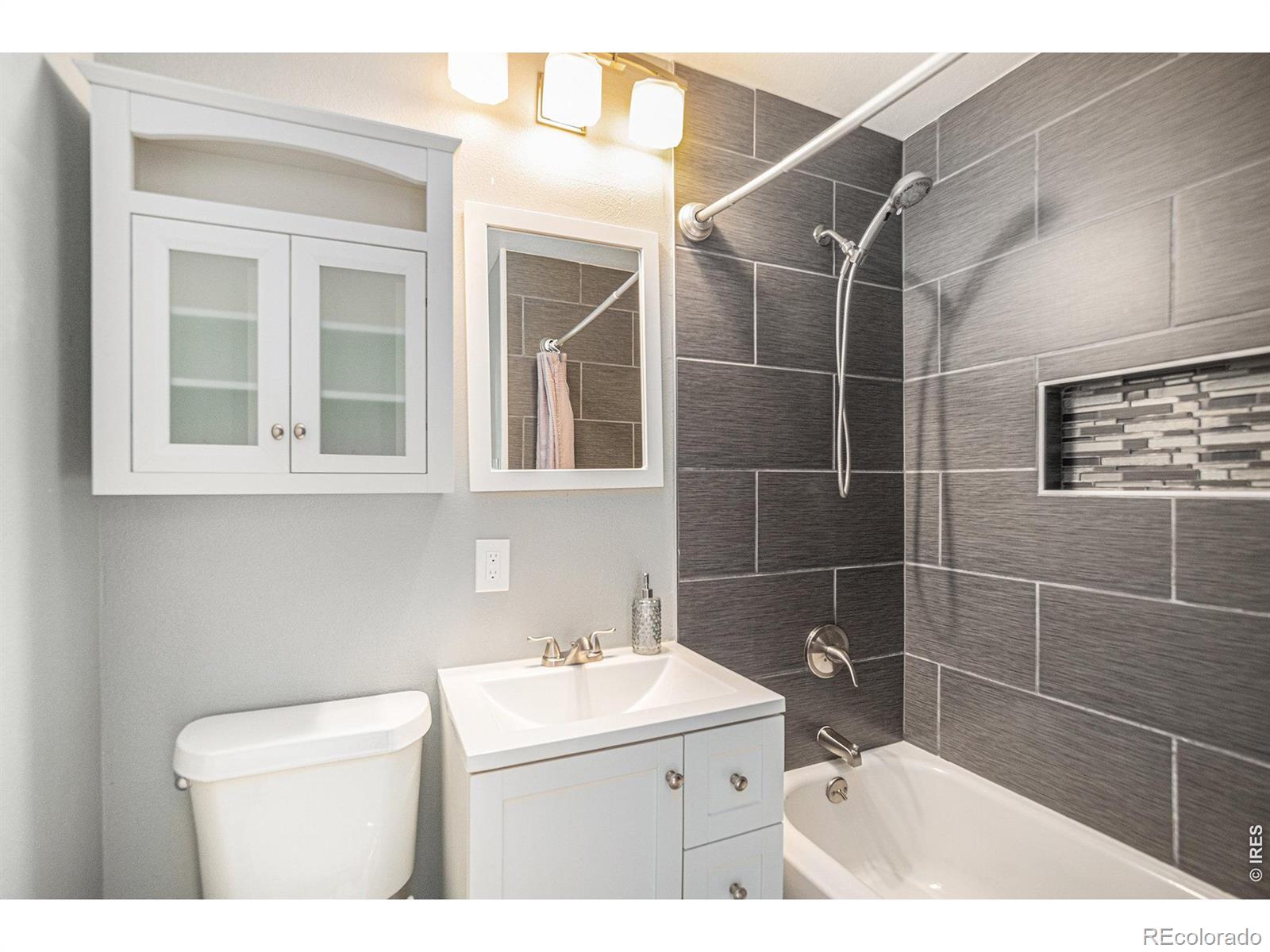 MLS Image #36 for 628 s jasmine way,denver, Colorado