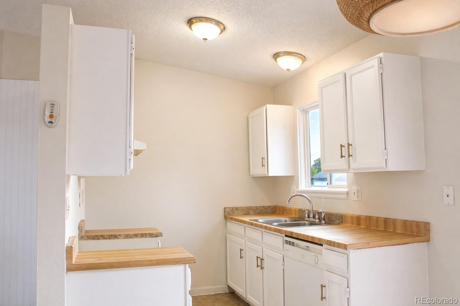 MLS Image #2 for 910  nolte drive,colorado springs, Colorado